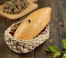 Печеный пирожок с мясом