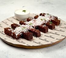 Солодовые гренки с пармезаном