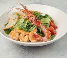 Цезарь с тигровыми креветками