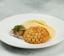 Котлета Пожарская с картофельным пюре 