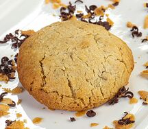 Печенье овсяное с шоколадом и орехами
