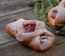 Булочка с джемом