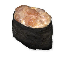 Суши Лосось с сырным соусом песто