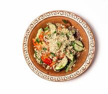 Салат овощной с орехами