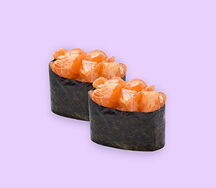 Гункан с лососем