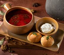 Борщ с пампушками