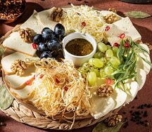 Ассорти домашних сыров