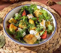 Салат с жареными баклажанами и томатами