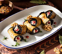 Рулетики из обжаренных баклажанов с острой ореховой пастой