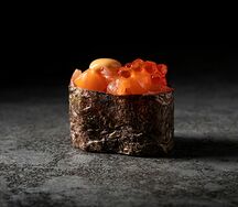 Гункан лосось/красная икра