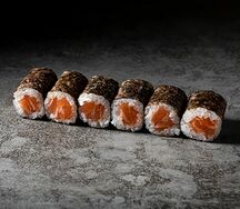 Ролл с лососем