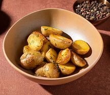 Обжаренный бейби картофель