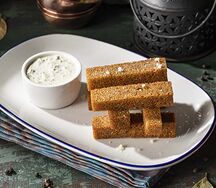 Чесночные гренки с соусом тартар