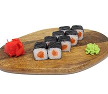 Ролл с лососем 