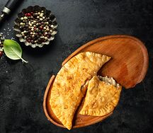 Чебурек с мраморной говядиной