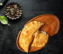 Чебурек с ветчиной и сыром