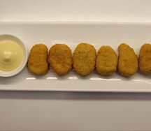 Нагеттсы с сырным соусом