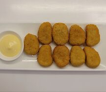 Нагеттсы с сырным соусом