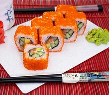 Ролл фирменный Калифорния с лососем