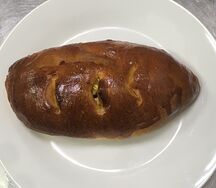 С луком и яйцом