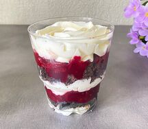 Десерт в стакане Вишня в шоколаде