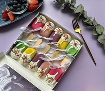 Набор разноцветных чизкейков в белом шоколаде Мороженки