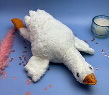 Гусь обнимусь