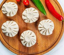 Хинкали с семгой и шпинатом