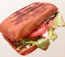 Чиабатта с куриной грудкой и томатами