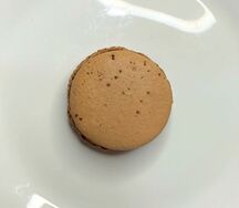 Макарун шоколадный