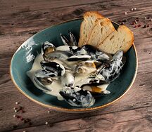 Мидии в соусе блю чиз