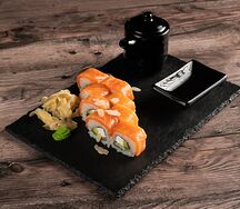 Ролл Филадельфия с лососем