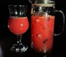 Домашний лимонад Малина-маракуйя