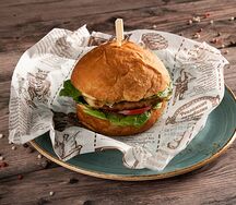 Чикен бургер с картофелем