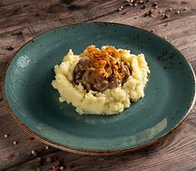 Бефстроганов с картофельным пюре