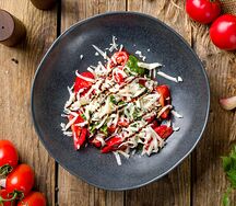 Салат с имеретинским сыром и томатами