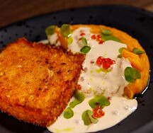 Рыбная котлета с пюре из батата