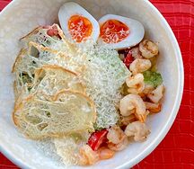 Салат Цезарь с креветками