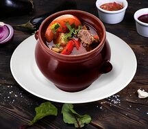 Баранина в горшочке