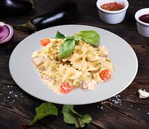 Фарфалле с семгой