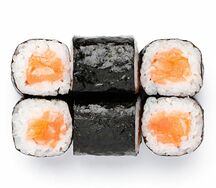 Ролл с лососем