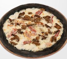 Пицца Сыр-бекон-грибы Блэк