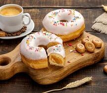 Донат с карамельной начинкой