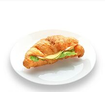 Круассан с ветчиной и сыром