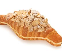 Круассан с миндальным кремом