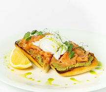 Брускетта с лососем