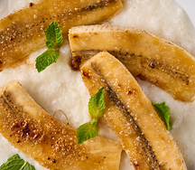 Каша рисовая с карамелизированными бананами