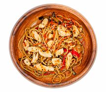 Лапша гречневая с курицей соусом терияки