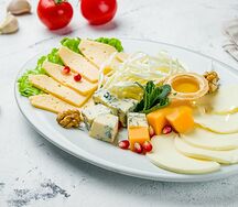 Ассорти европейских сыров