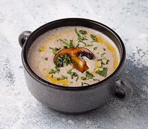 Крем-суп из шампиньонов со сливками